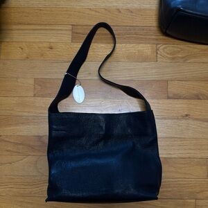 Kenneth Cole Black Leather Shoulder bag